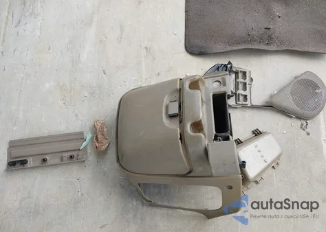 2000 Chevrolet Astro z USA, uszkodzony, nr VIN 1GNDM19W8YB102091